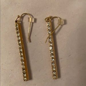 Women’s gold tone dangling 2” earrings